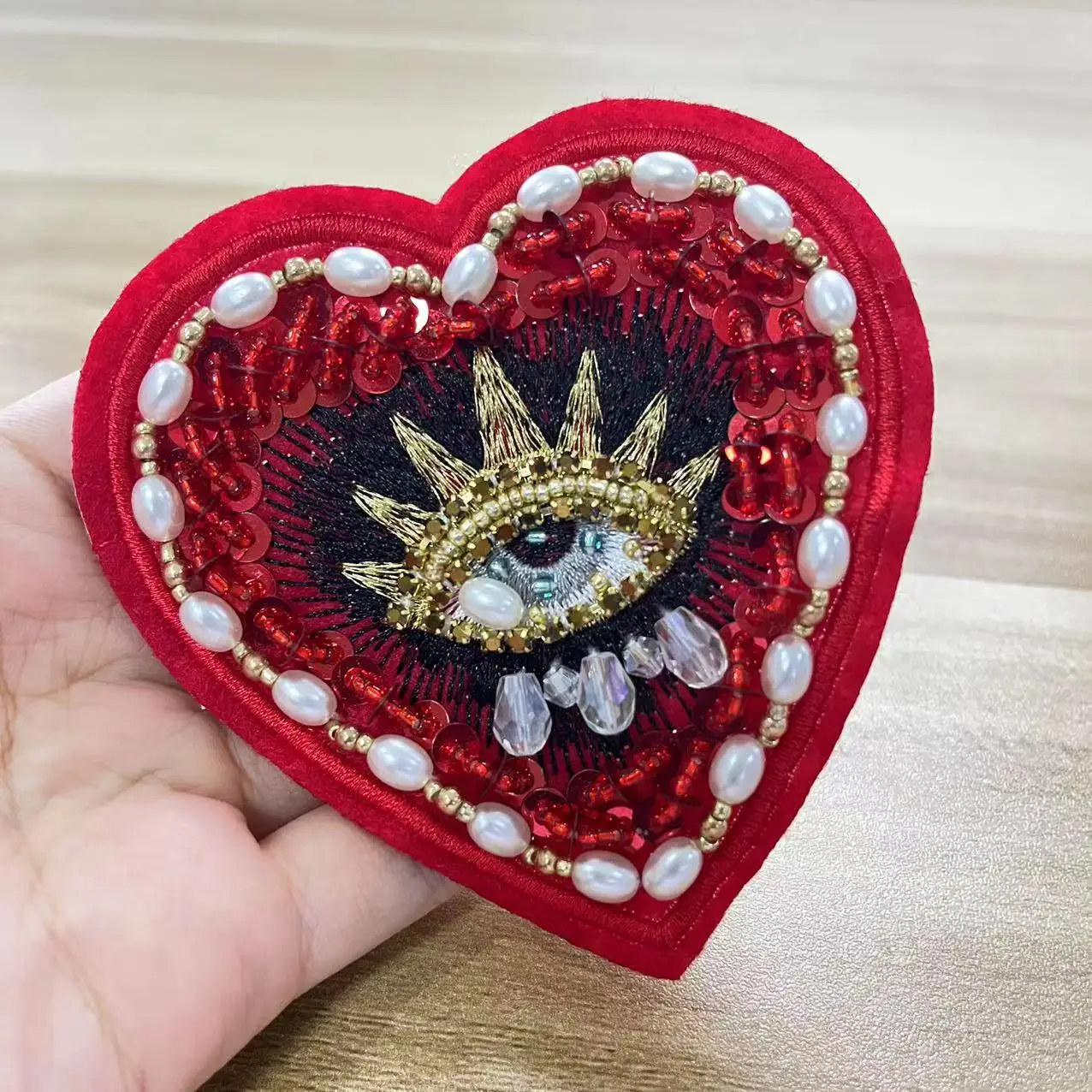 3D Handmade Rhinestone Beaded Patches Heart Eye Sew on Crystal beading DIY Applique Cute Patch Love Medals Cloth Accessory