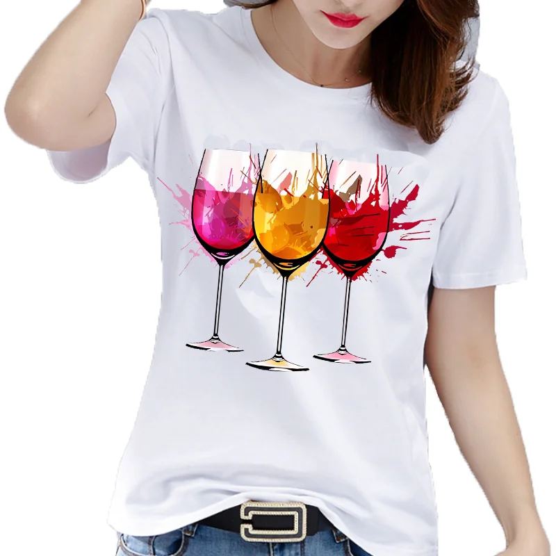 חולצת טי מודפסת עם הדפס כוס יין אופנתית לנשים, בסגנון קז'ואל לבן נישתי, קיצית, עם שרוולים קצרים, מבד פוליאסטר.