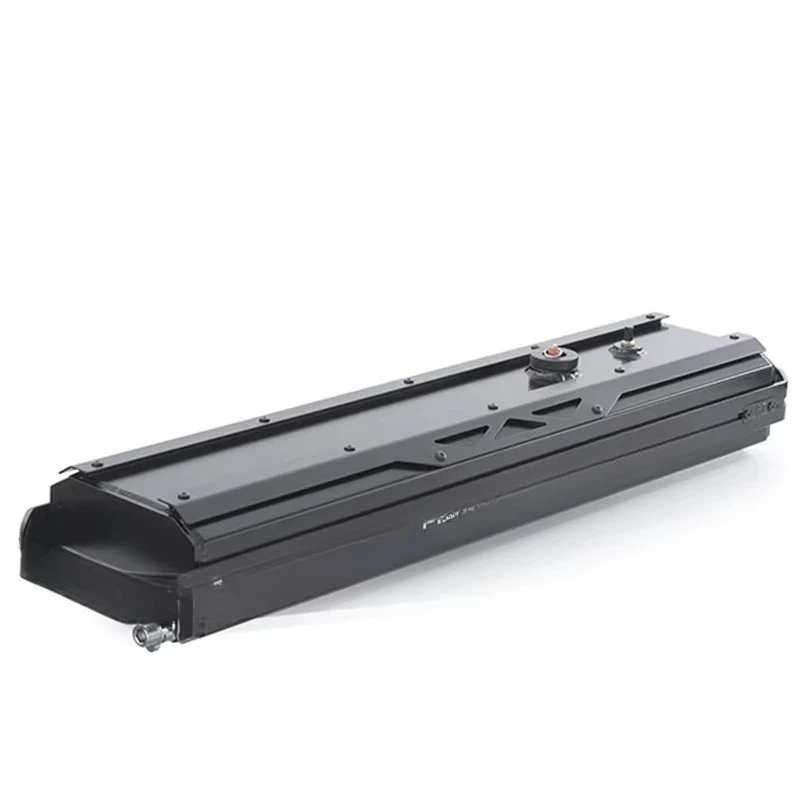 Lightweight portable roof water tank for outdoor travel and camping