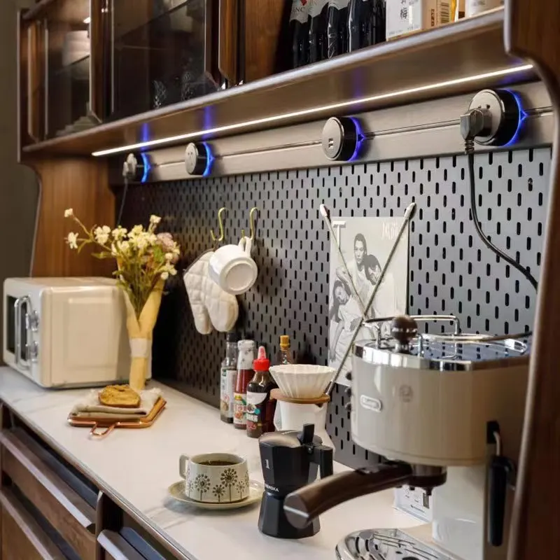 カスタマイズ可能な北欧のシンプルなダイニングサイド無垢材壁バー一体型ティーレストランロックスラブロッカー