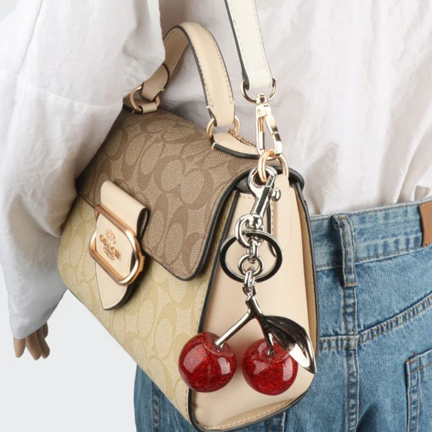 Silberner Kirschfrucht-Taschen-Charm-Schlüsselanhänger, roter Kirsch-Schlüsselanhänger für elegante Frauen, Rucksack, Geldbörse, Anhänger, Schmuck, Accessoires, Geschenk