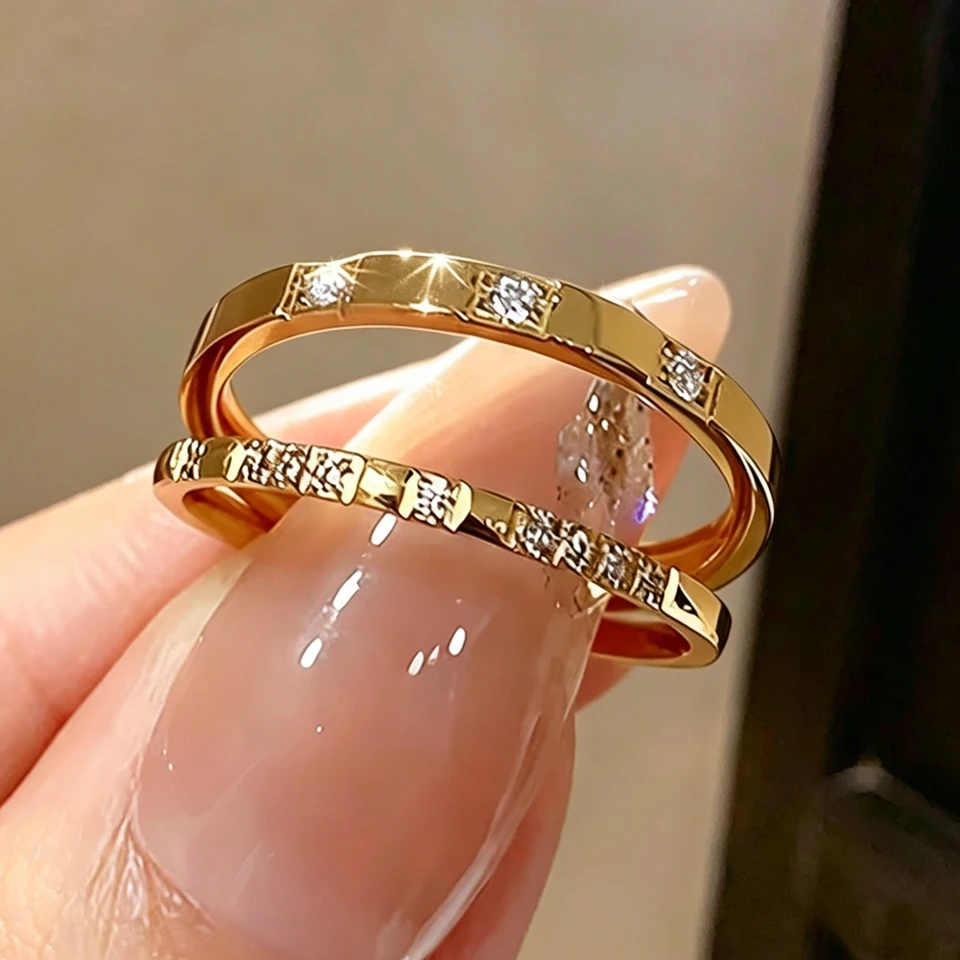 Yupsk 2 Stück/Set Modischer 316 L Edelstahl Pavé Micro Zirkon Ring für Frauen Mädchen Goldene Ringe Set Party Schmuck Geschenk