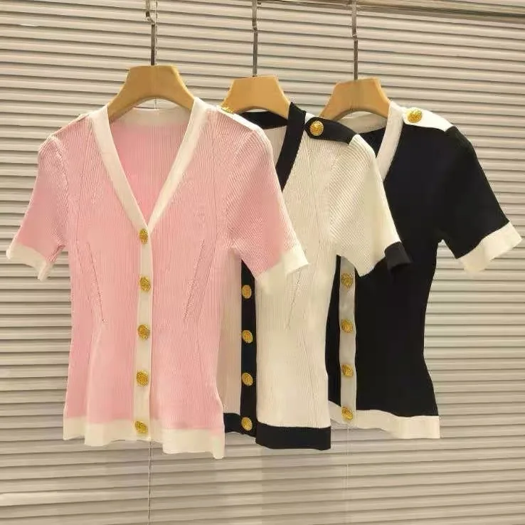 Cardigan da donna con perle rosa con scollo a V, decorazione con bottoni in metallo, cardigan alla moda elastico slim fit