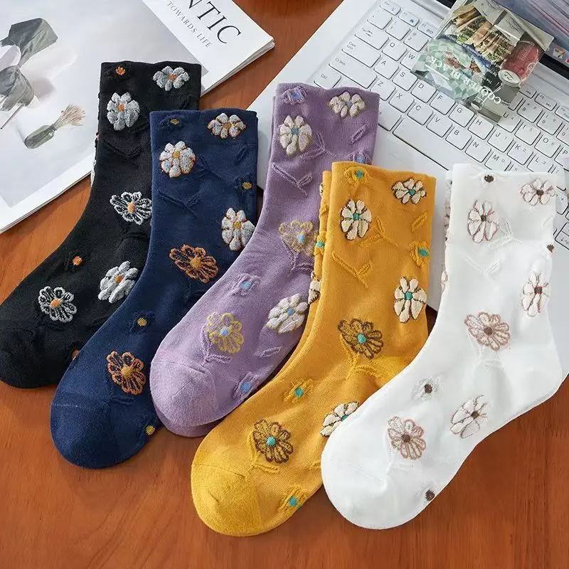 1/5 أزواج جديد الخريف والشتاء ثلاثي الأبعاد زهرة النبات عالية أعلى الجوارب الكبار المضادة للانزلاق ومقاومة للاهتراء الجوارب النسائية