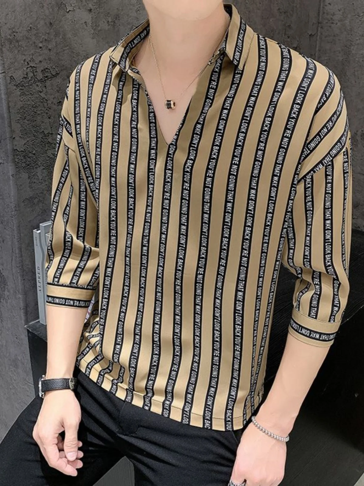 

Ice Silk Drapey 7/8 Sve irt Men's Loose Casual Top Youth V-ne Maturi Sle Sun Protection Faion Urban irt
