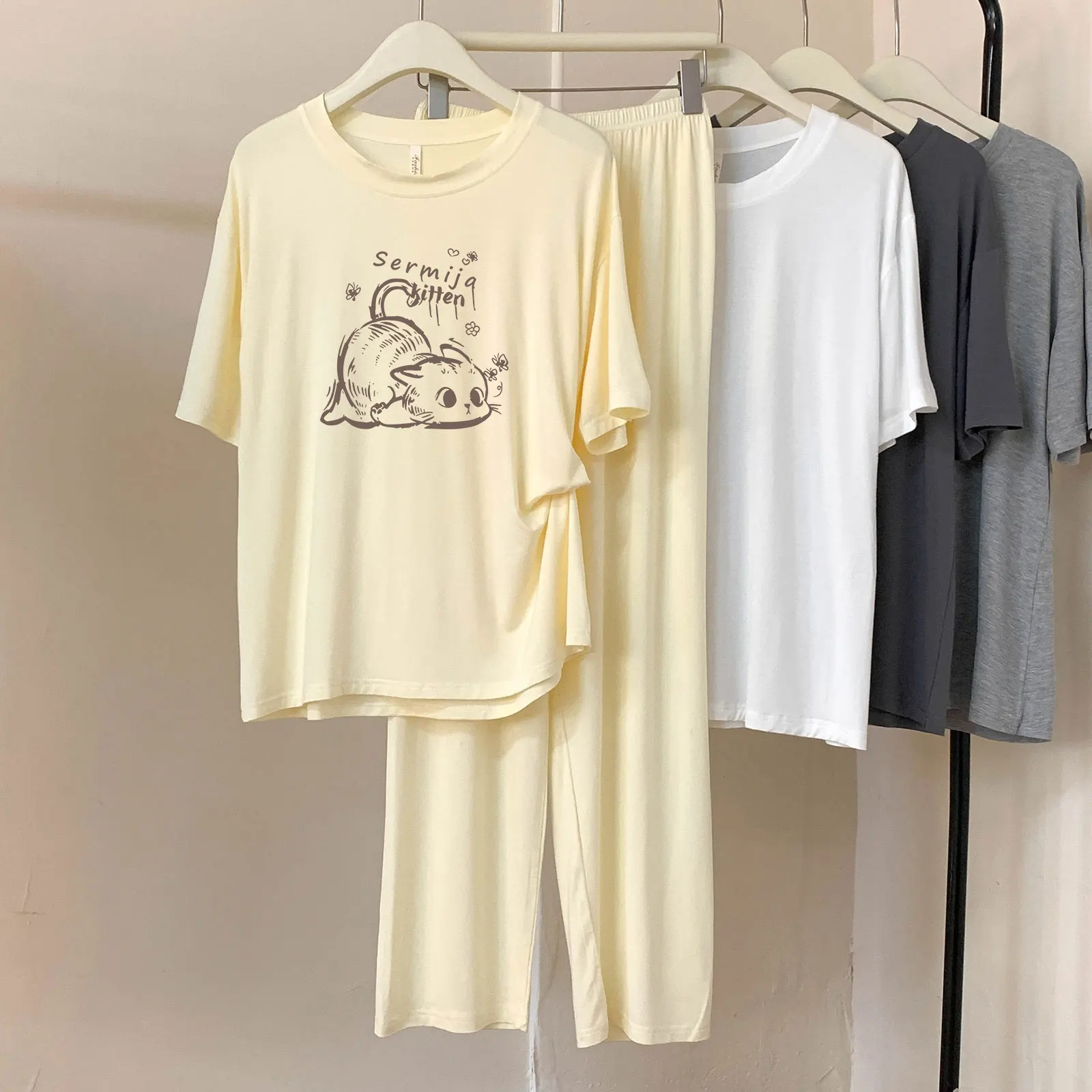 

Dc52 модальные брюки с короткими рукавами, пижамы для женщин, милый и милый летний комплект 2025, новый повседневный комплект домашней одежды