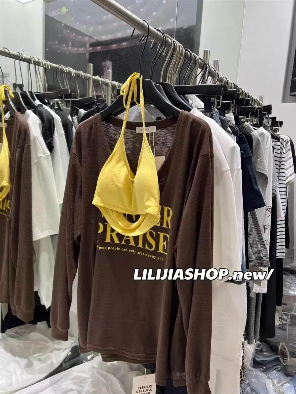 Dongda Gate Zomer Nieuwe V-hals Letterprint Zonbescherming Lange Sve T-shirt Hangende Ne-riem Tweedelige set Dames