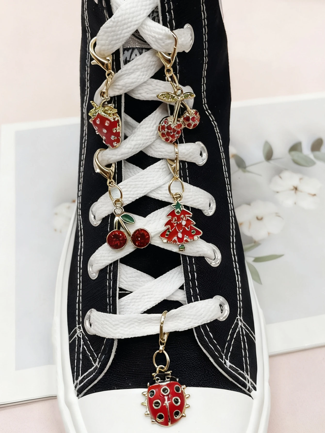 5PCS Erdbeeren Schuh Charms Kirsche Schuhe Dekorationen DIY Marienkäfer Schuh Anhänger Zubehör Mutlifunctional Baum Schuh Clips – Detail 6