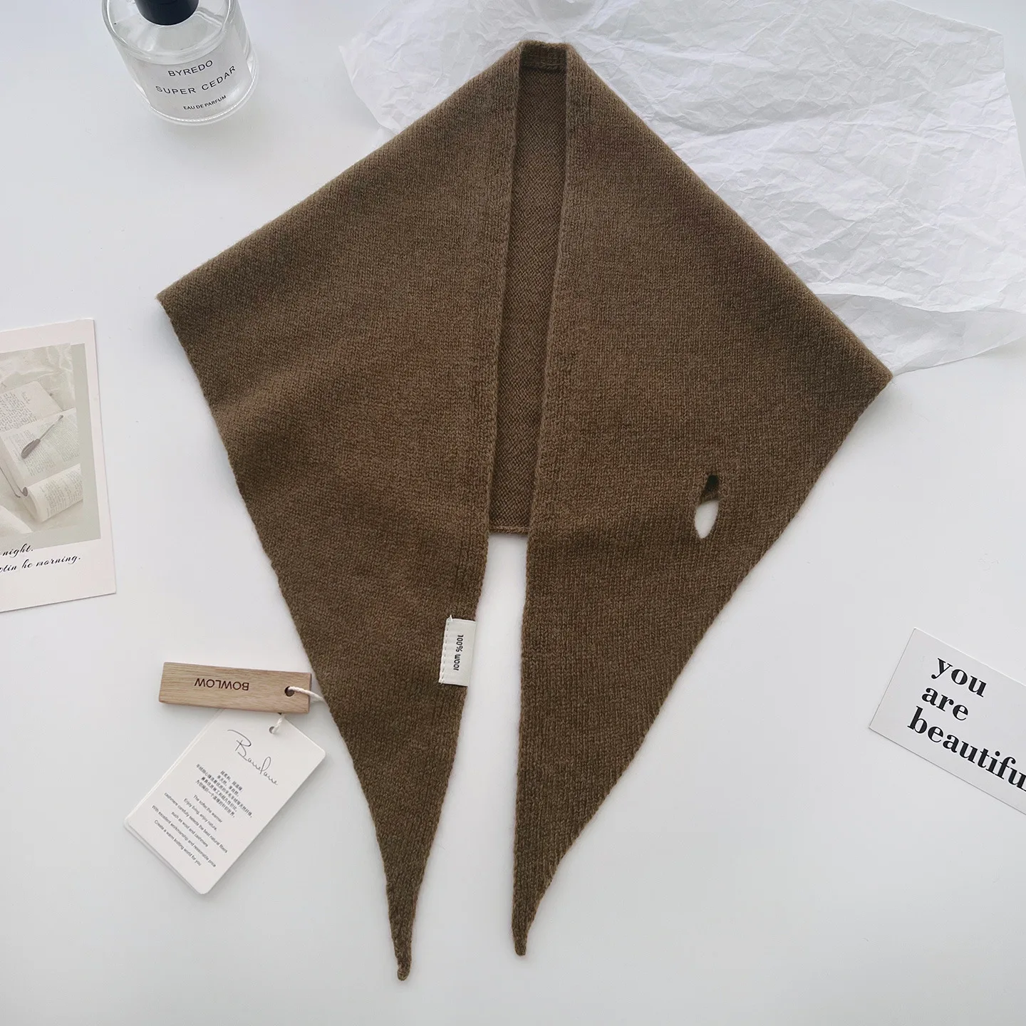 الفاخرة النساء 100% وشاح من الصوف شال شتاء دافئ الصلبة محبوك مثلث منديل موضة العلامة التجارية باندانا سيدة أوشحة صوفية الكورية