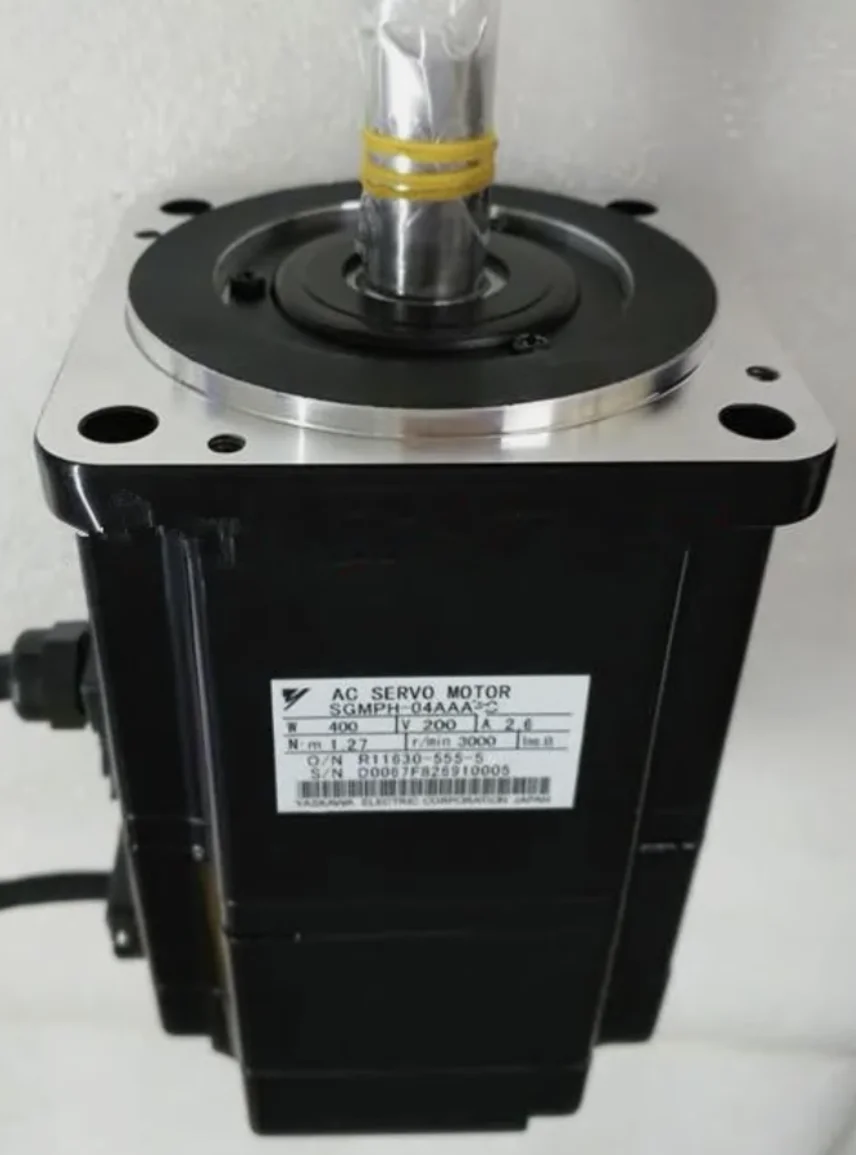 Original Genuine SGMPH-04AAA21 Brand new Servo Motor Fast shipping，In Stock