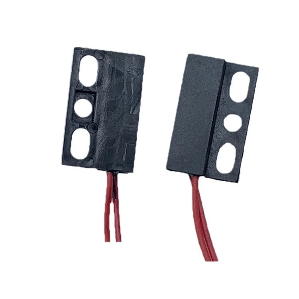 

Надежный бесконтактный датчик для дверей и окон, совместимый с панелями охранной сигнализации и контроллерами умного дома.