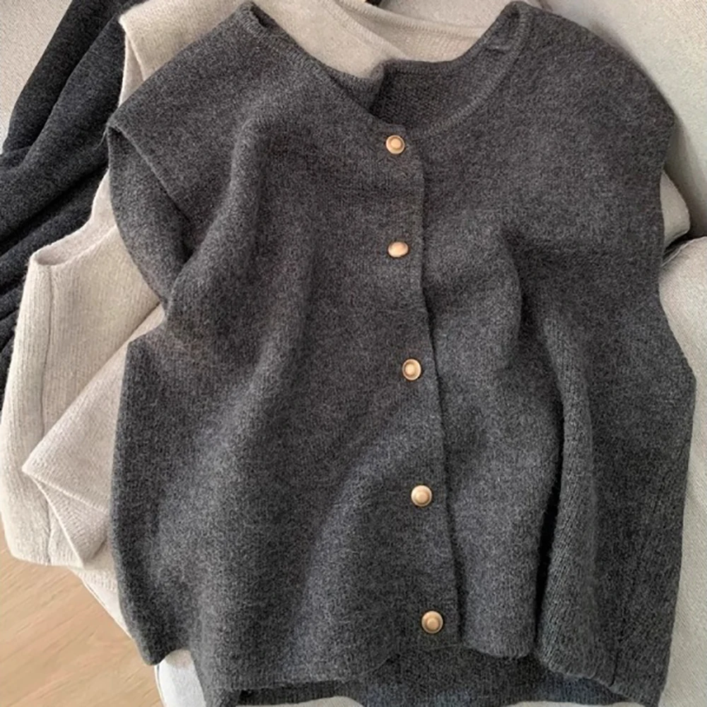 

Delicate Gold Button Sweater Vest Women Autumn Knitted Sleeveless Sweaters O-Neck Single Breasted Loose All-Match Vests Tops