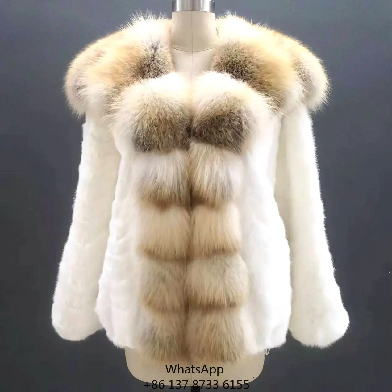 

Модная женская зимняя шуба из натурального меха норки с воротником из меха лисы