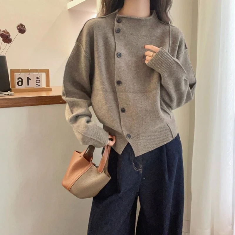 Autumn New Solid Color Round Neck Long Sleeved Knitted Cardigan for Women, Loose, Simple, Casual and Versatile