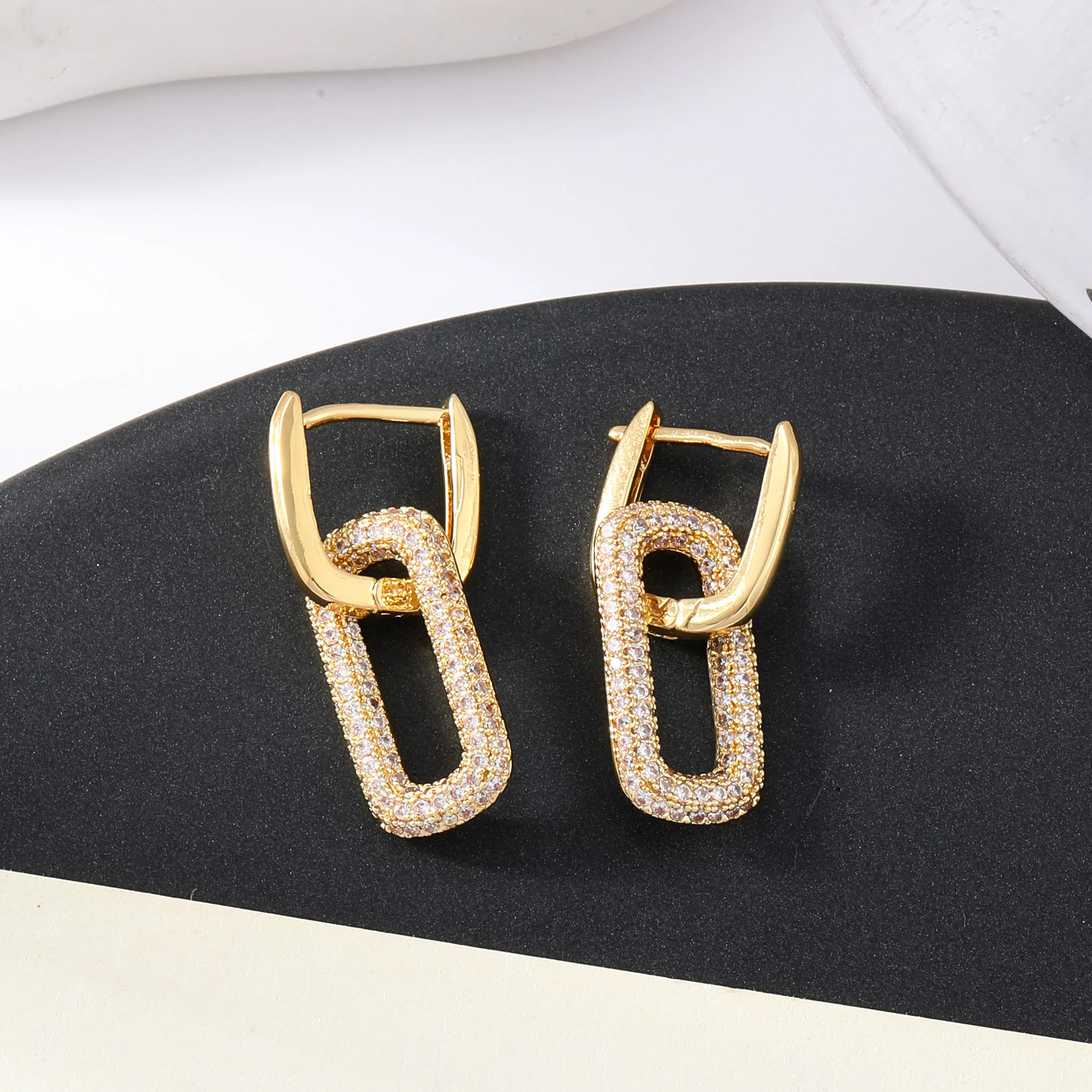 2024 Popular Fashion Light Luxury Oval Double Hoop Earrings Women\'s Hip Hop Rock Party Gifts Accessories Fine Jewelry