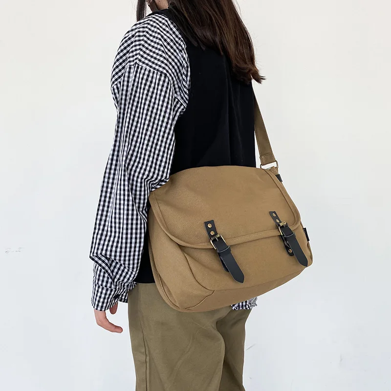 Retro Womens Shoulder Messenger Bag Mens Fashion Postman Cover Solid Color Canvas Bag Large Capacity Crossbody Bags for Women 가방