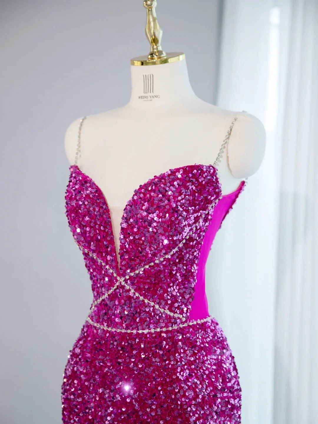 Robe de soirée sirène rouge Rose, col en v, paillettes, longueur au sol, perles, sans manches, dos nu, luxe, longue robe de soirée pour femmes