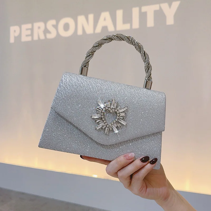 

Французская нишевая вечерняя сумка 2026: новая простая сумка через плечо с цепочкой, модная сумка-клатч в иностранном стиле для банкетов