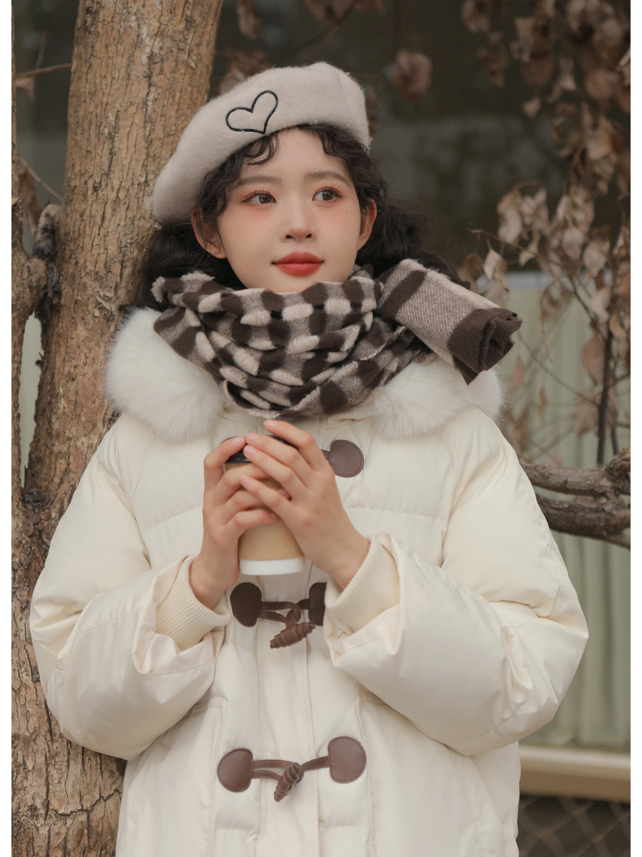 

Женская зимняя куртка Lingjiu 2026: Новая модная утепленная пуховая куртка на пуговицах, прямой крой, маленький размер, теплая одежда из пуха