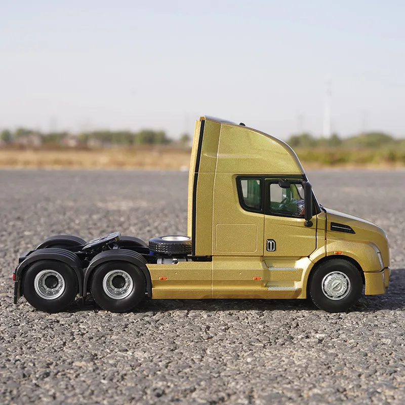 SAGMOTO Diecast 1/24 Scale Shacman Z3 Tianqiong Tractor Truck