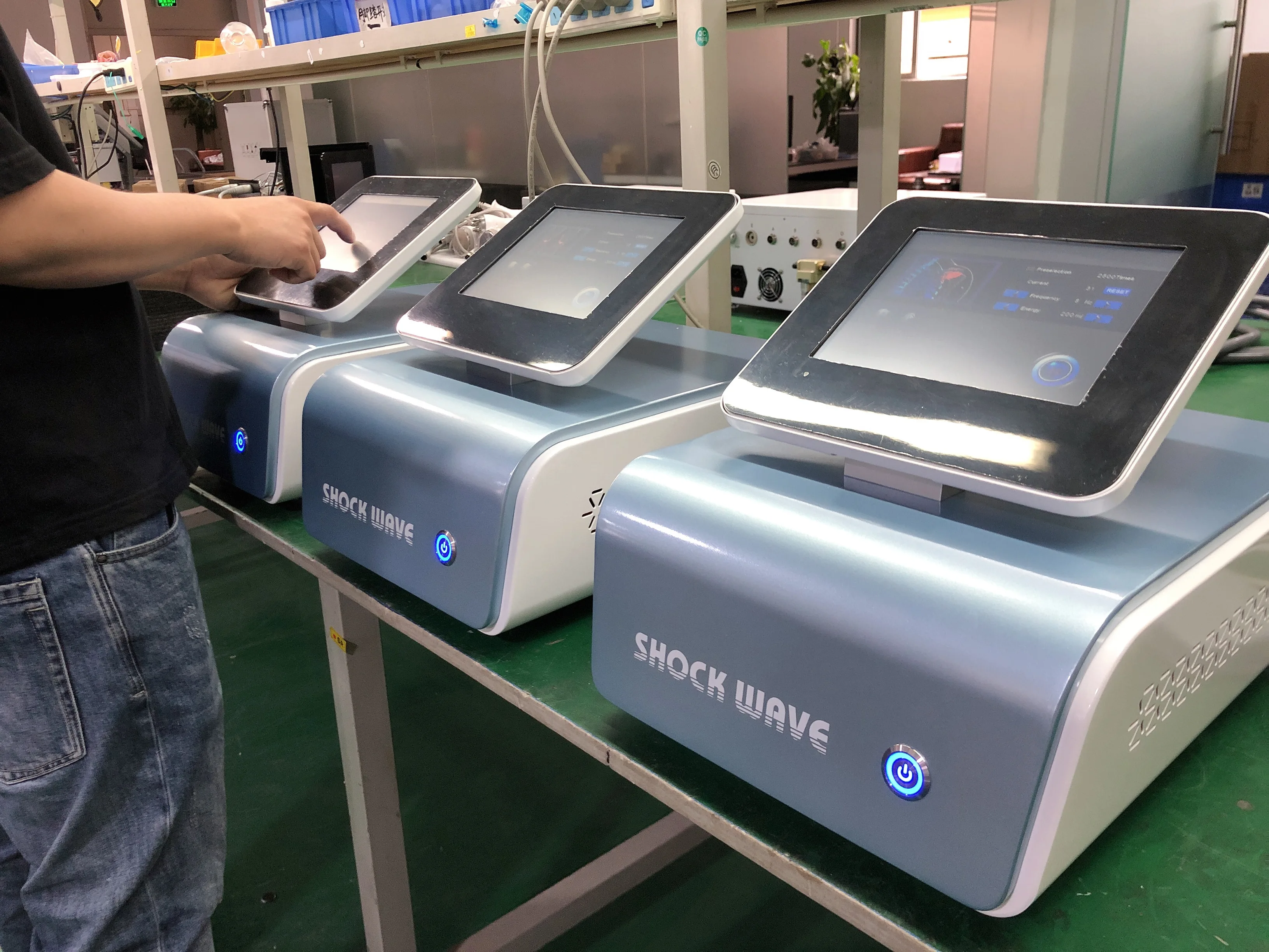 Professional Focused Shockwave Therapy Machine Focus Shock Wave Machine Physiotherapy Pain Relief Machine ESWT Device