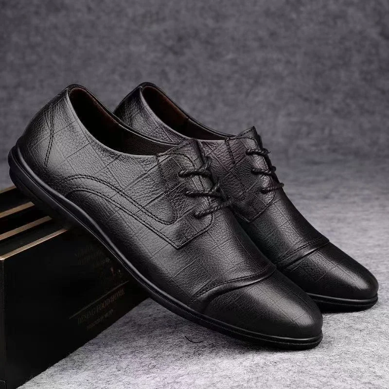 2025 Trend Brown Flat Soft Sole Male Casual Shoe Classic Original Low Price Luxury Sale Common Elegant Retro Men's Leather Shoes