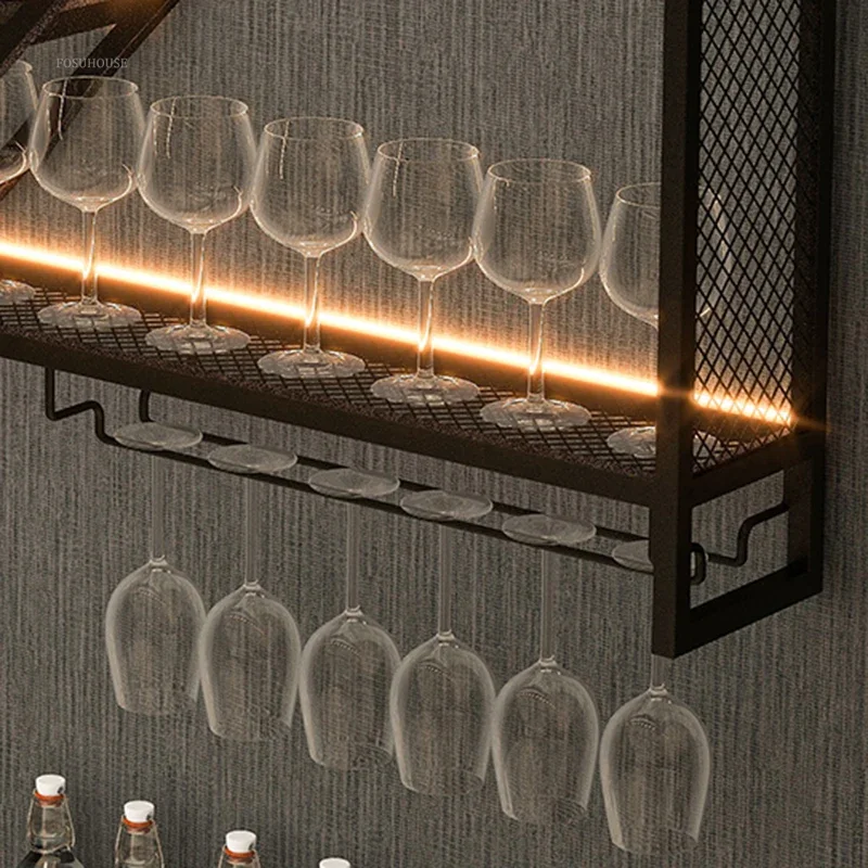 ワインラック北欧スタイルの鉄製ディスプレイキャビネット,高級品,壁に取り付けられたシンプルなバー装飾ライト