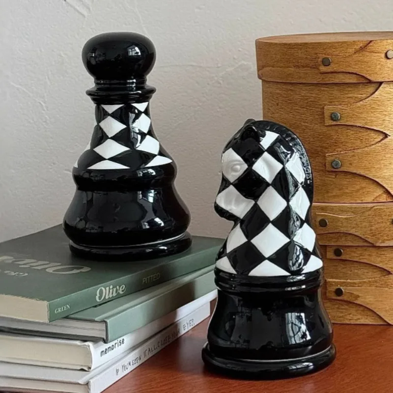 Black Chessboard Toothpick Box, Ceramic Material, Chess Ornament, King Soft Decoration