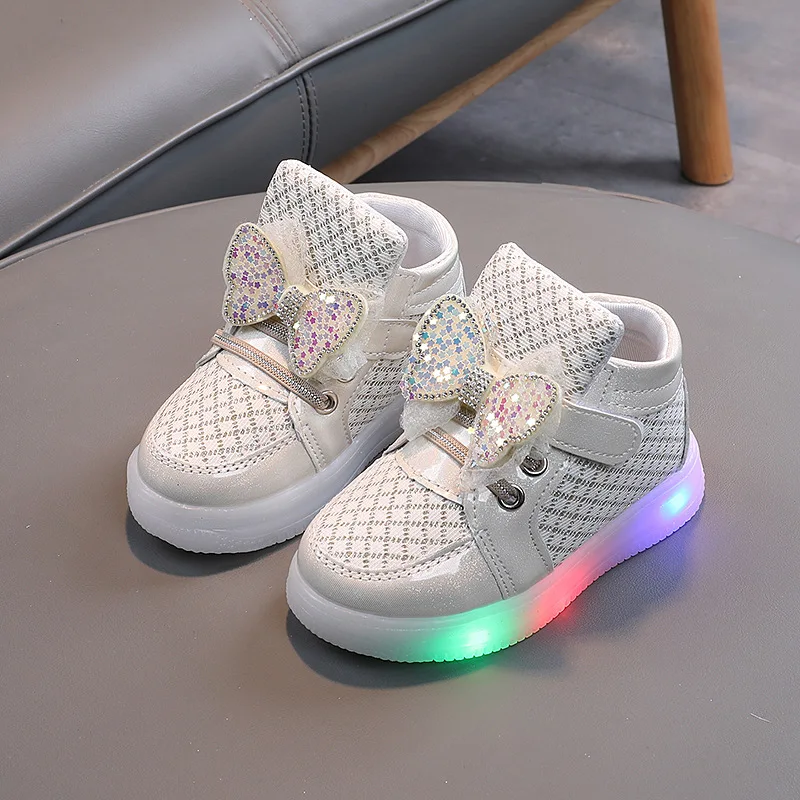 Children\'s LED Sneakers Girls Cute Glowing Princess Shoes Toddler Luminous Non-slip Footwear Kids Soft Bottom Lighted Sneakers