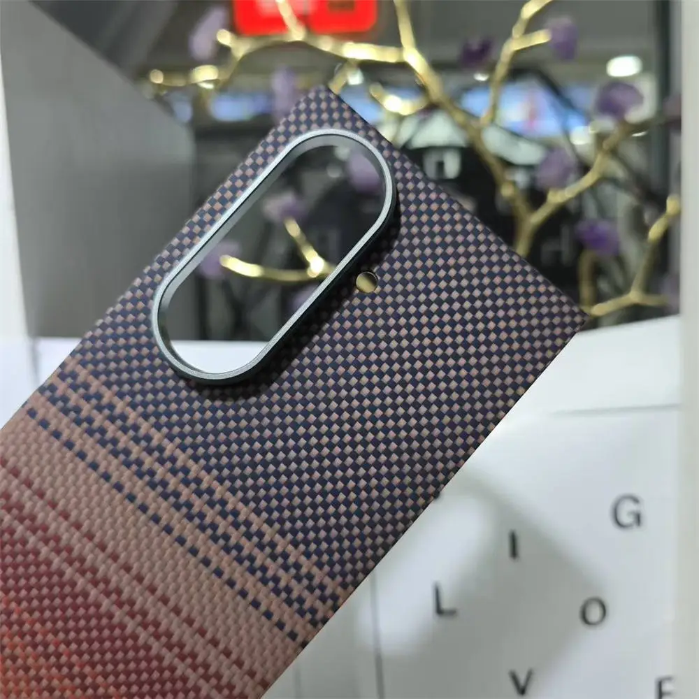 حافظة مغناطيسية من ألياف الكربون الأراميد الحقيقية لهاتف سامسونج جالاكسي Z Fold7 غطاء خلفي مقاوم للصدمات