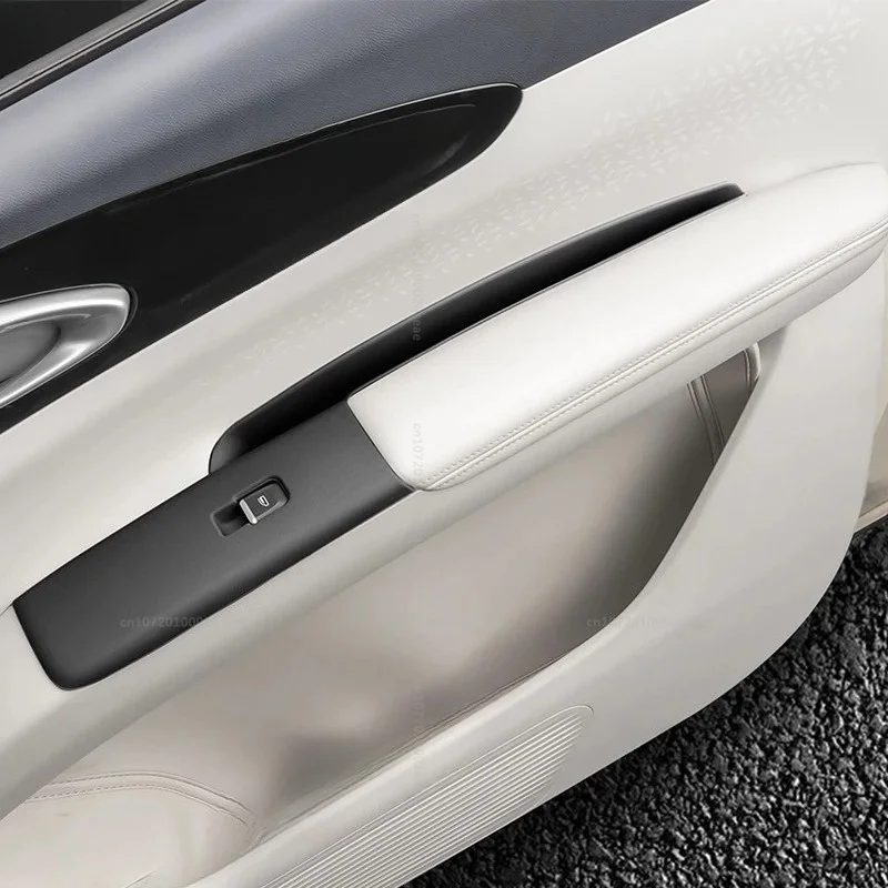 Für Geely EX2 Proton e.MAS 5 2025 2026 Schutzpolster für das Kennzeichenhebe-Panel aus Silikonmaterial, Innenausstattung. – Detail 3