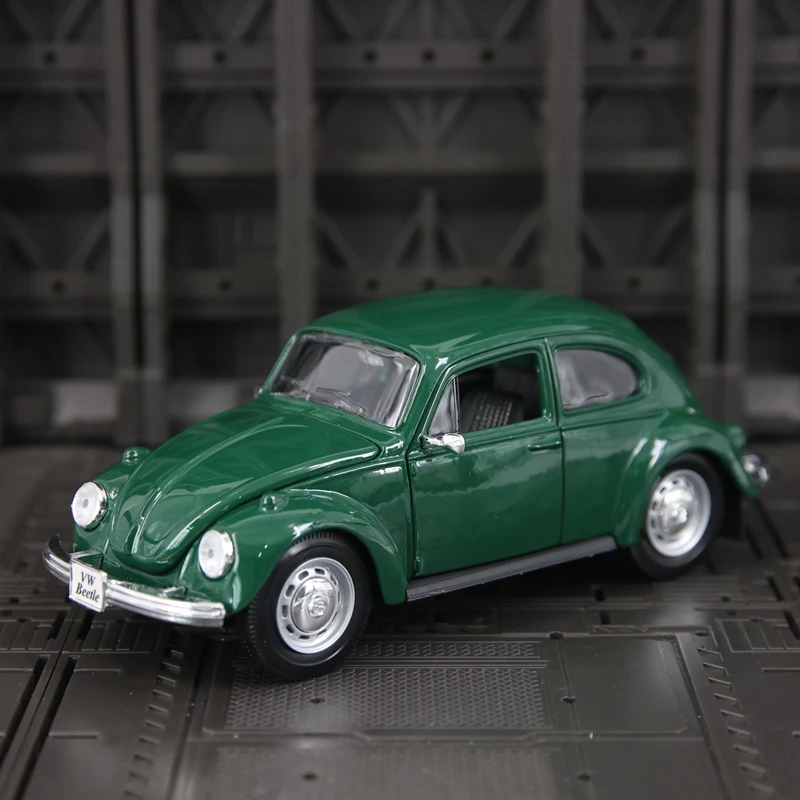 

Maisto 1:24 Simulated Volkswagen Beetle alloy car model, doors and hood can be opened, static ornaments, sedan gifts