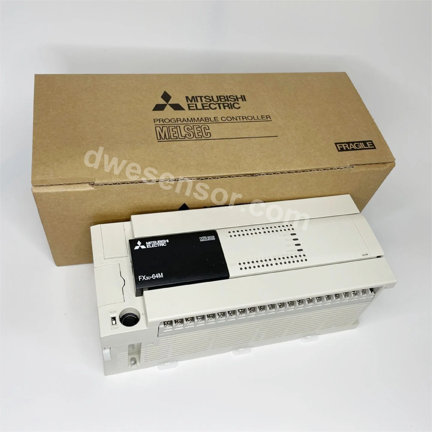 PLC MELSEC-F سلسلة FX3UC FX3U 16MR 32 48 64mt Mr 80 128 MT FX3U-16MT/ES-A وحدات تحكم قابلة للبرمجة