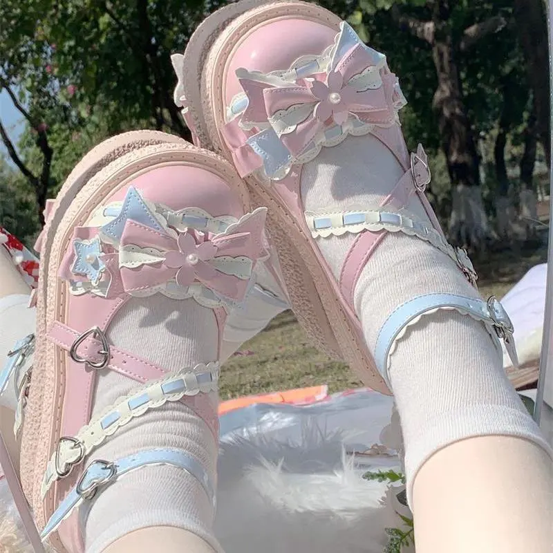 

Girls Lolita Sweet Bowknots Platform Shoes Students Cute Small Bell Heart Shaped Straps Flat Elevator Shoes Mary Janes Loafers