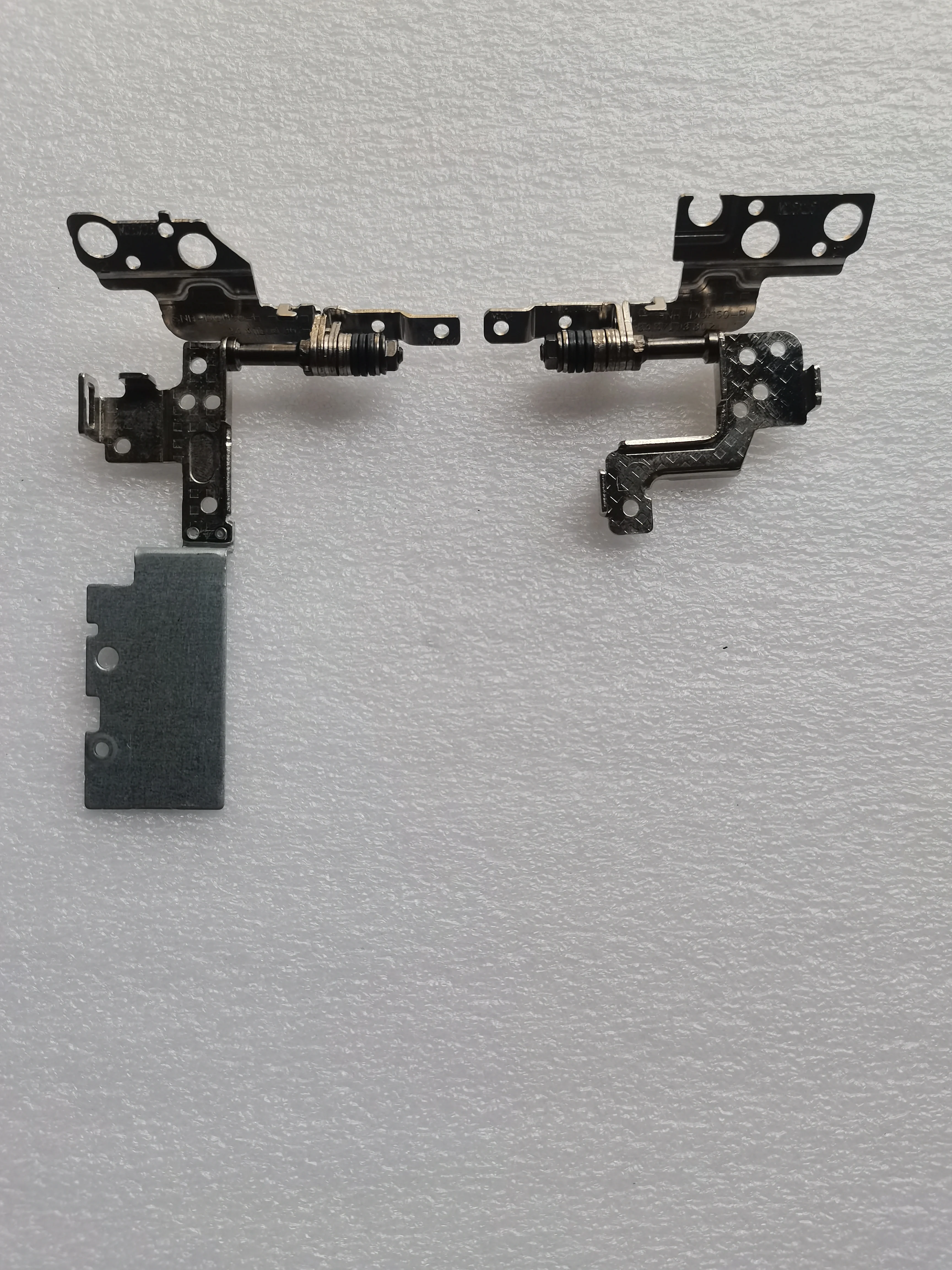 

New For Dell LCD Fit NO Touch Normal screen hinges 15" 15-7000 7535 7537 series L+R set