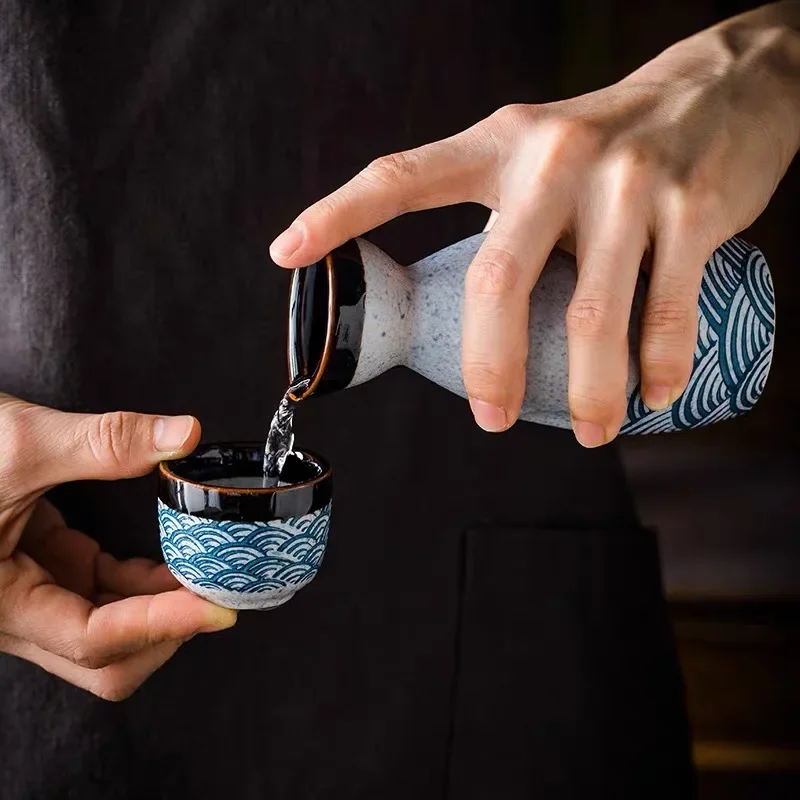 Ceramic 25ml Wine Cup 200ml Jug Classical Charm Spirits 1 Pot 4 Cups Wine Set Sake Wine Dispenser Vodka Gift Bar Home Flask