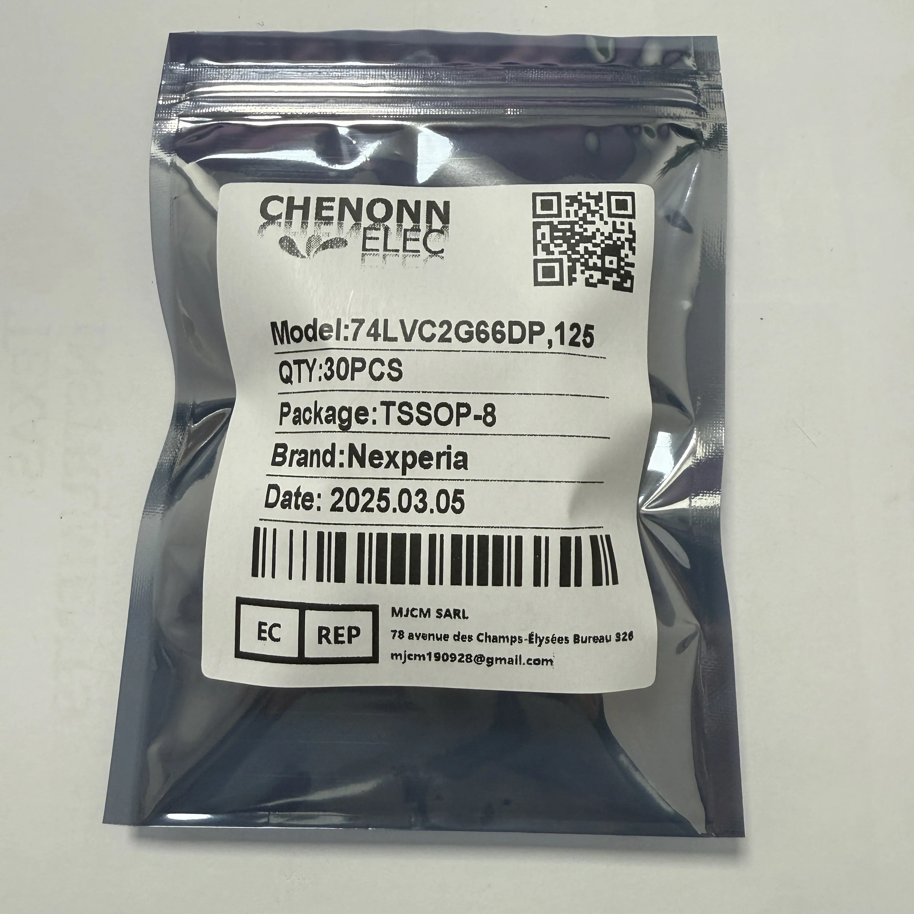 30PCS/LOT 74LVC2G66DP,125 (Communication Interface Chip)