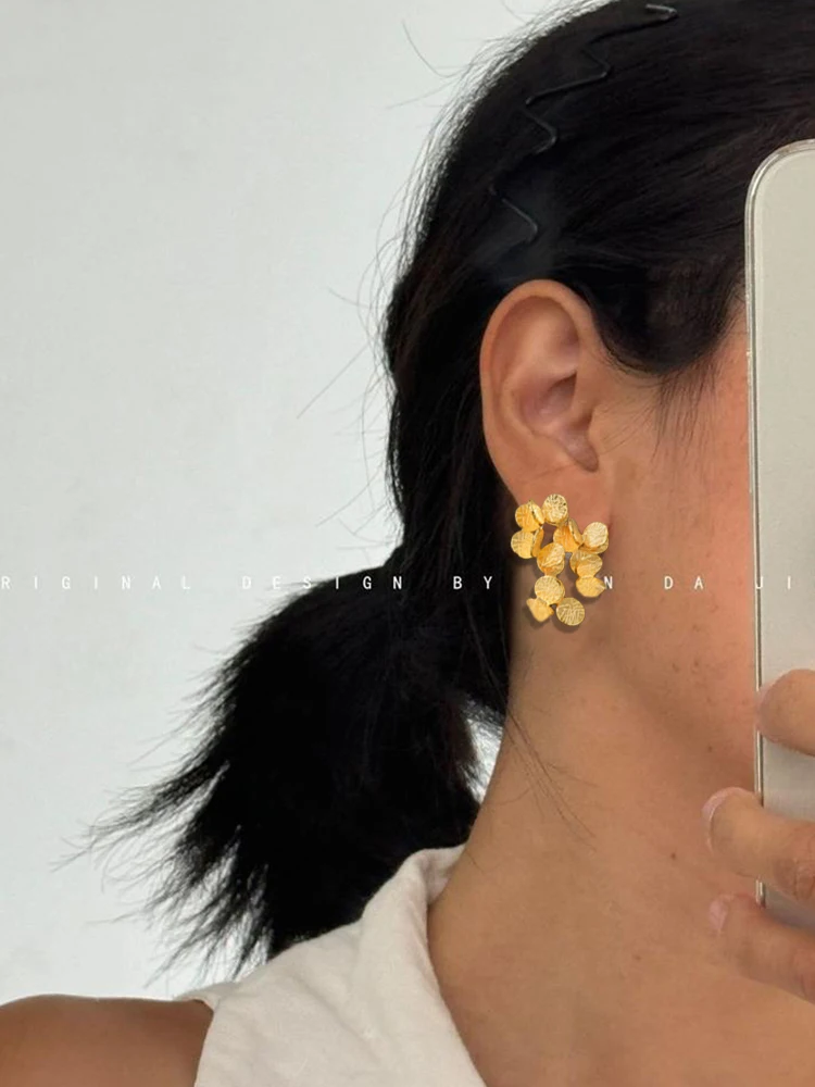 

Light Luxury Leaf Silver Needle Earrings