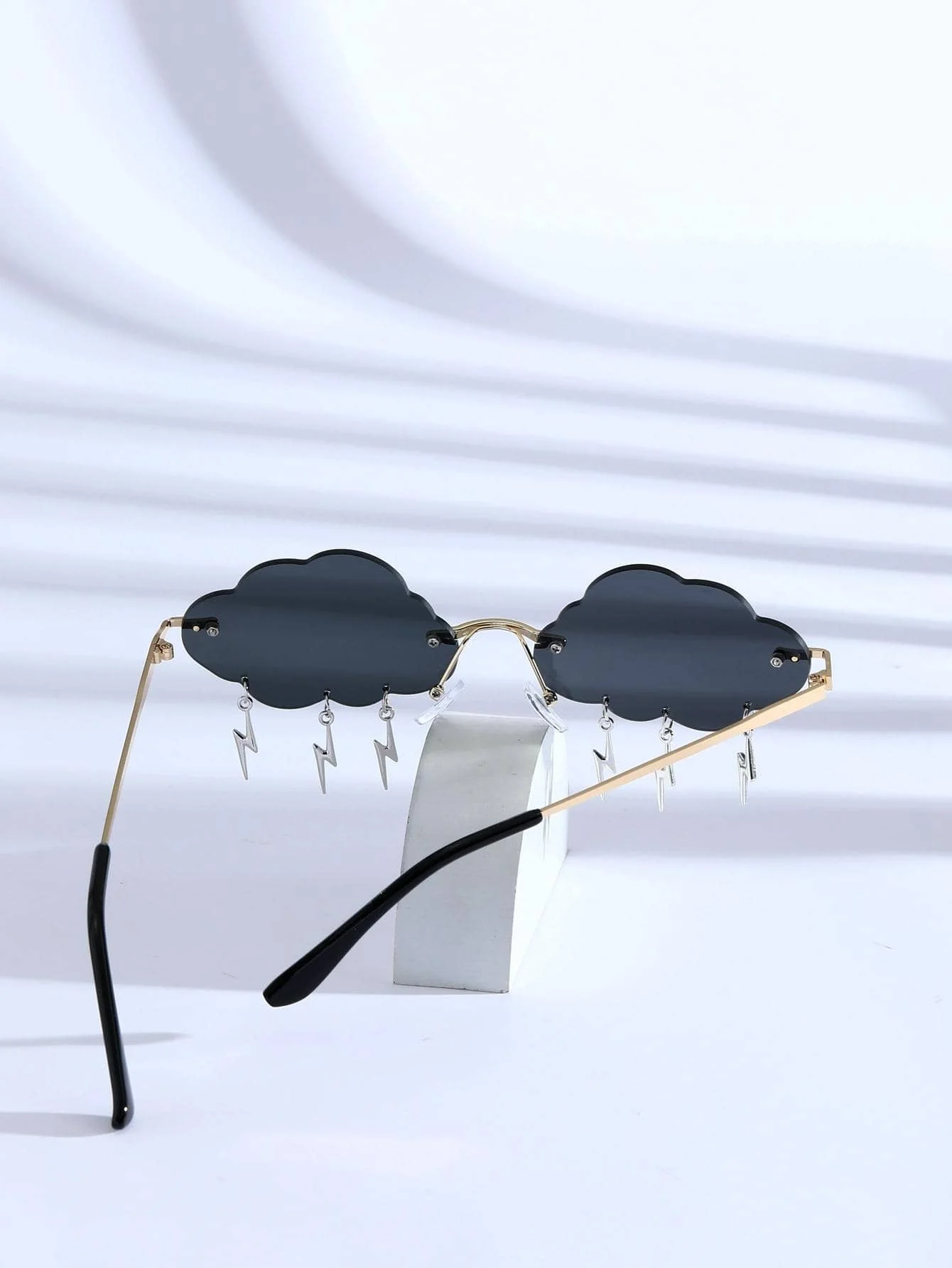 

Модные безрамочные солнцезащитные очки в форме облака с подвесками в виде молний в стиле Y2K для взрослых