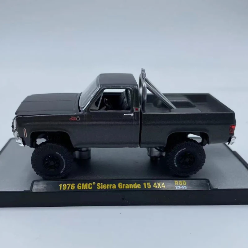 1:64 Scale Diecast Alloy 1976 GMC Sierra Grande 15 4X4 Pickup Truck Toys Cars Model Classics Adult Souvenir Gifts Static Display