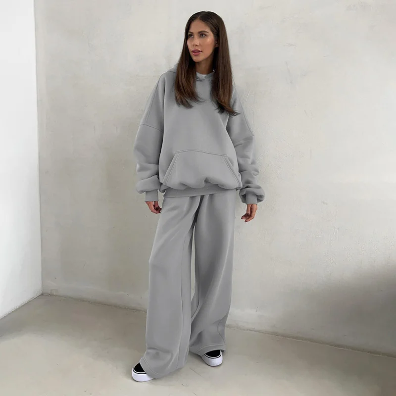 ชุดเสื้อฮู้ดสไตล์ยุโรปและอเมริกา ประจำฤดูใบไม้ร่วง-ฤดูหนาว ปี 2025 พร้อมกระเป๋าเสื้อ กางเกงขายาวทรงกว้าง ชุดลำลองสำหรับผู้หญิง