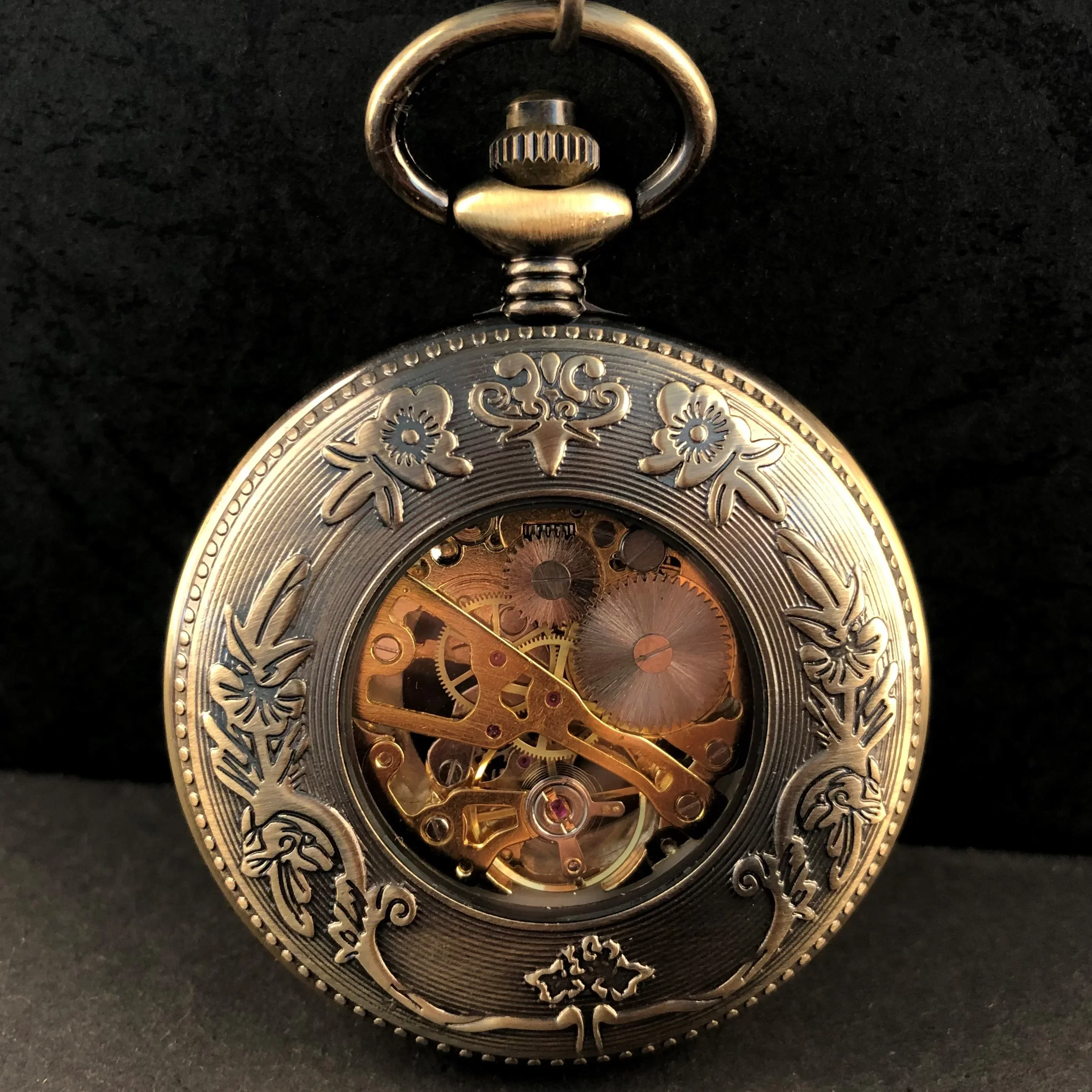 Orologio da tasca meccanico con fiore di zucca cavo in bronzo Squisito ciondolo di lusso Steampunk Orologio da tasca con catena regalo per uomo donna