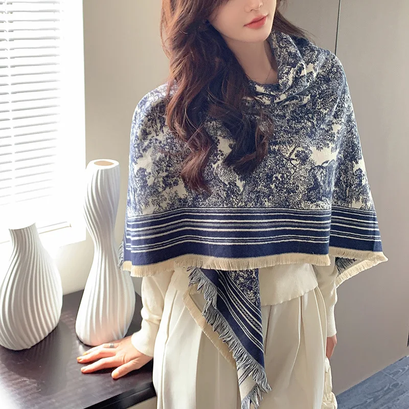 

Европейский и американский стиль: квадратный платок из искусственного кашемира с принтом, 125*125 см, теплая шаль для кондиционированных помещений, женская модная накидка