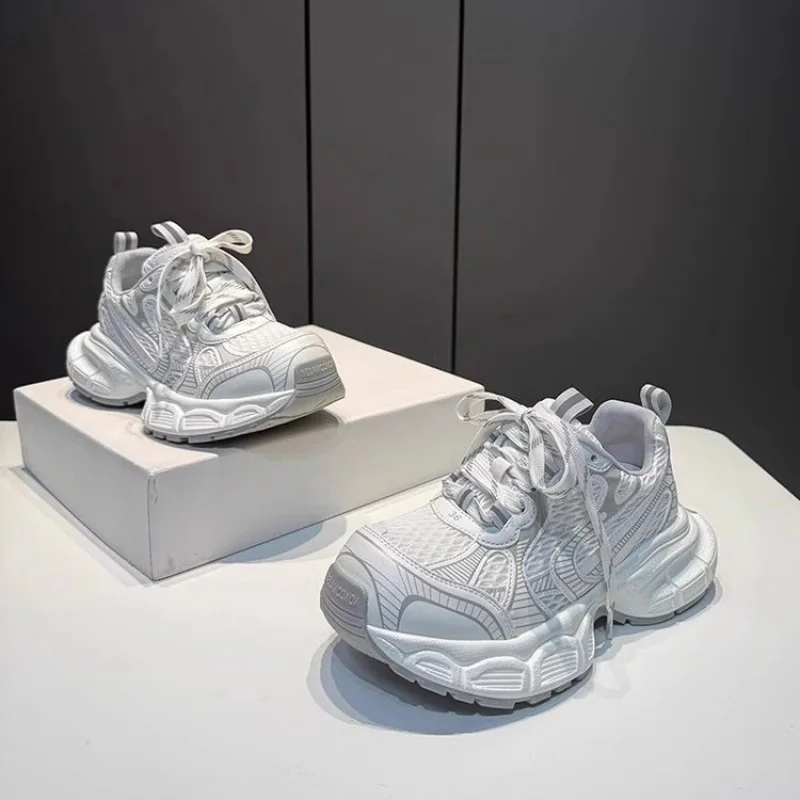 

Женская обувь для папы, осень 2023, новая удобная модная универсальная спортивная повседневная обувь с дышащей сеткой на толстой подошве