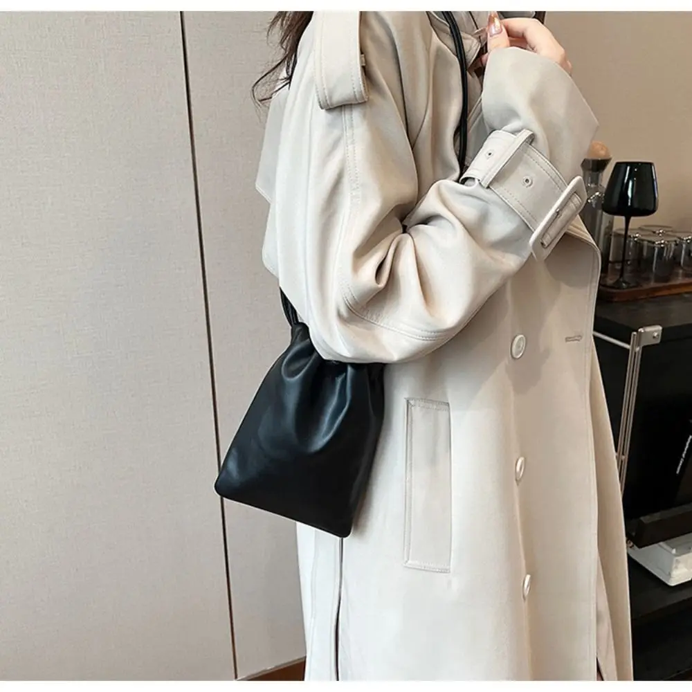 Новые женские Сумки из искусственной кожи, однотонные сумки через плечо с клапаном карамельных цветов, вместительная сумка на шнурке