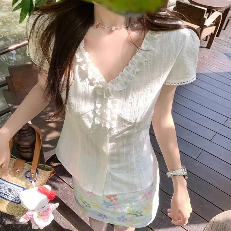 

Sweet Japan Style Ruffles Spliced Blouse Women's Clothing V-Neck Slim Summer Short Sleeve Fashionable Lace Basic Waist Shirts