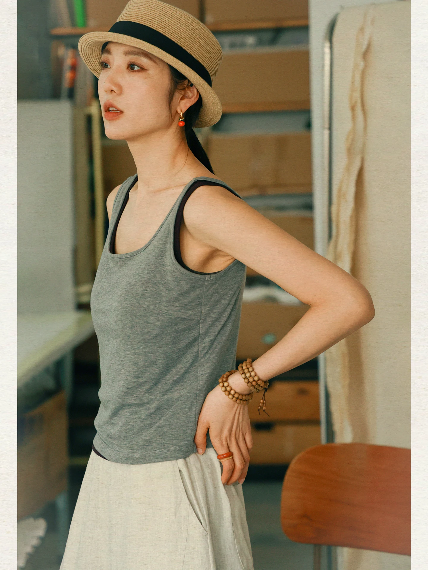 

Women's High Elasticity Lenzing Wool Tank Top with Chest Pad Casual Style Inner Wear Spring Summer Breathable Moisture Wicking