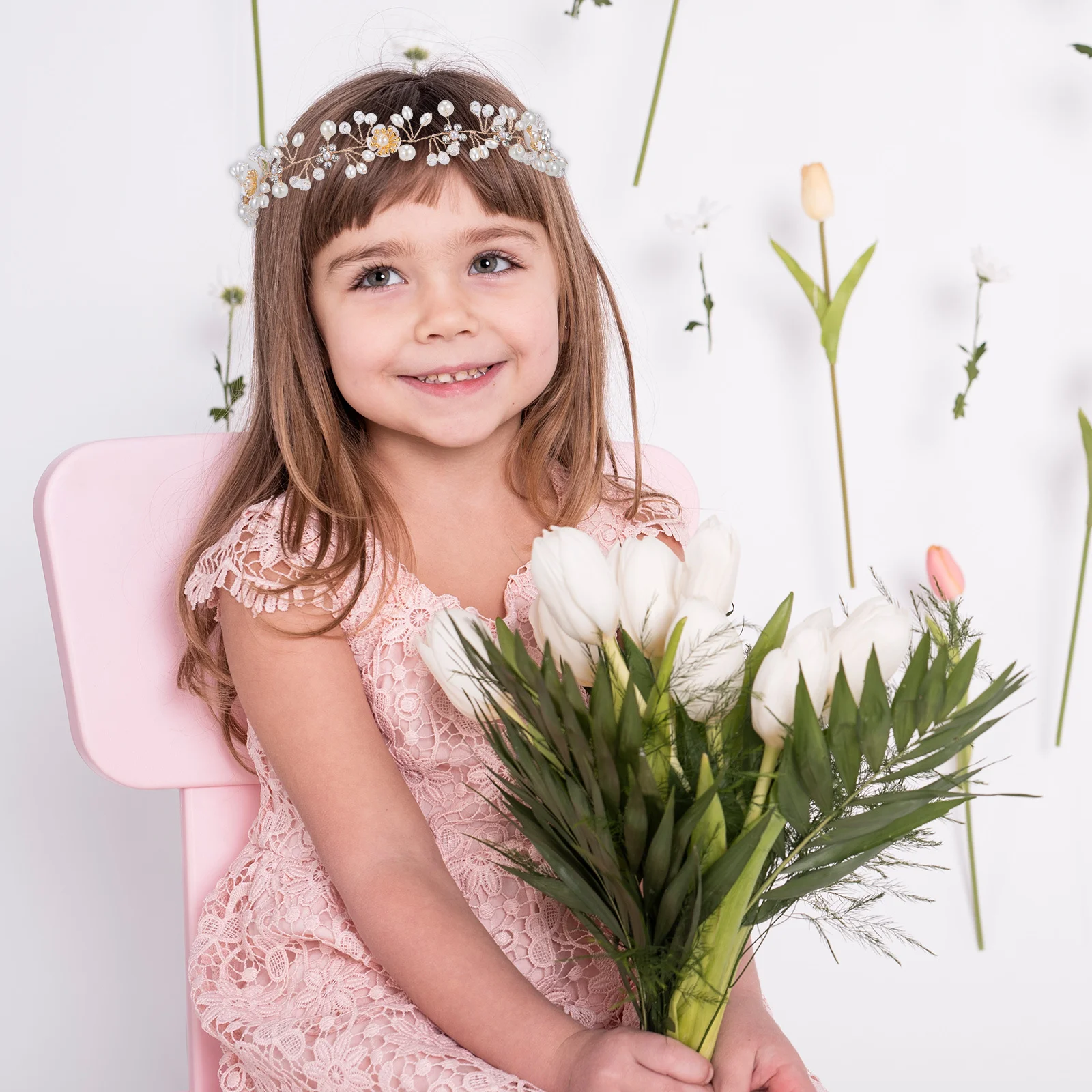 

Handwoven Rattan Gift Basket Lace Handle Elegant Basket for Wedding Flower Girls Multipurpose Decorative Headband