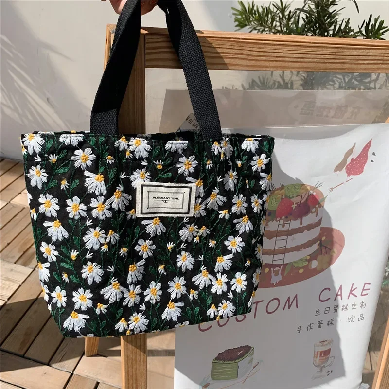 Sweet Embroidered Women\'s Bag 2023 New Daisy Flower Canvas Handbag Snack Storage Bento Bag Hand Carry Mommy Bag