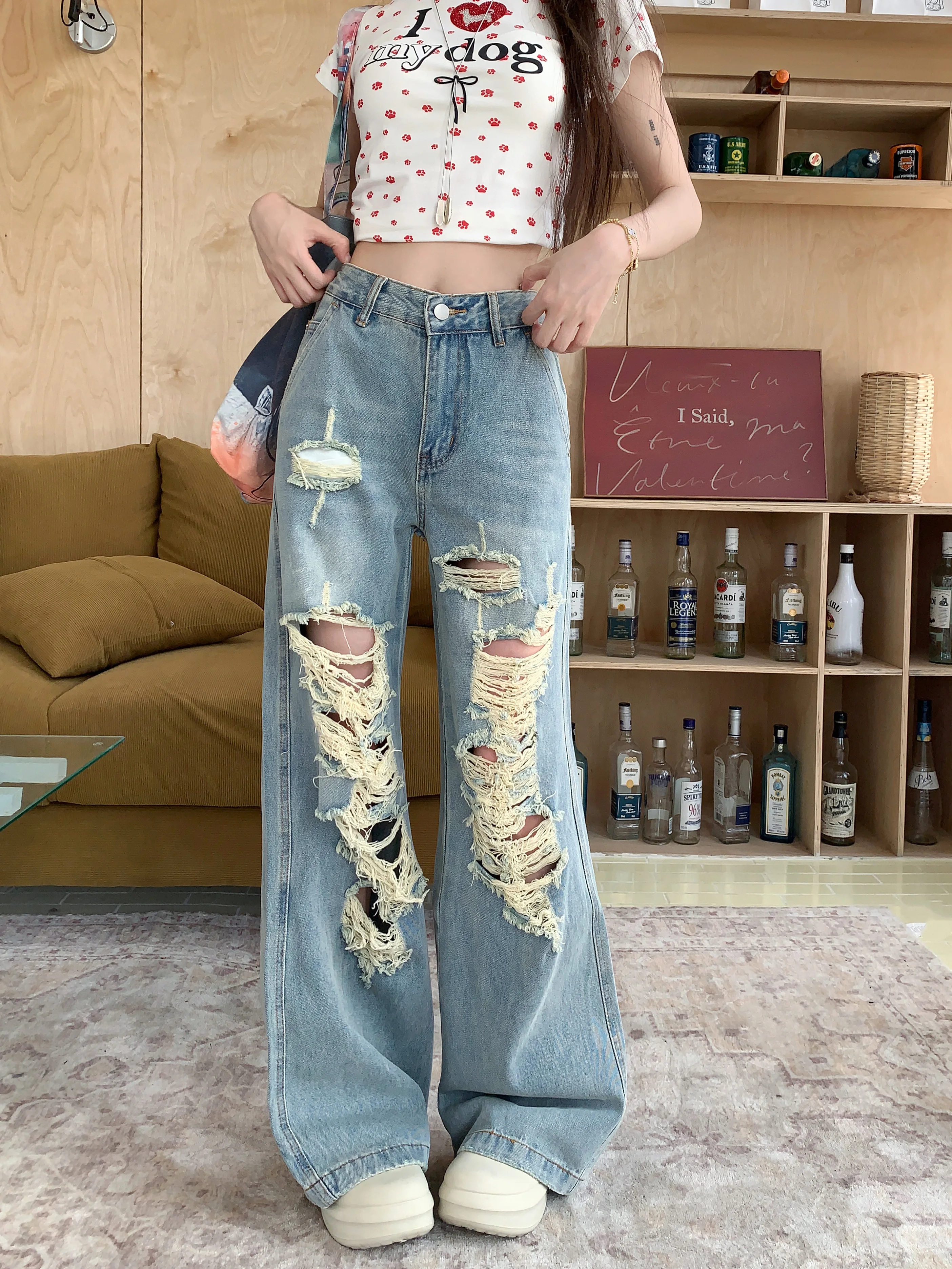 

Корейский уличный стиль 2025: светлые винтажные джинсы, женские потертые длинные джинсы с широкими штанинами и высокой талией, дизайнерские повседневные шикарные брюки